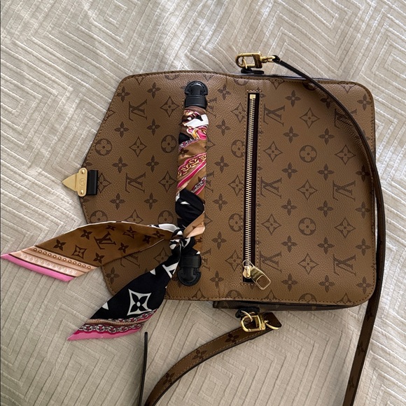 Louis Vuitton Pochette Métis reverse - Picture 9 of 14